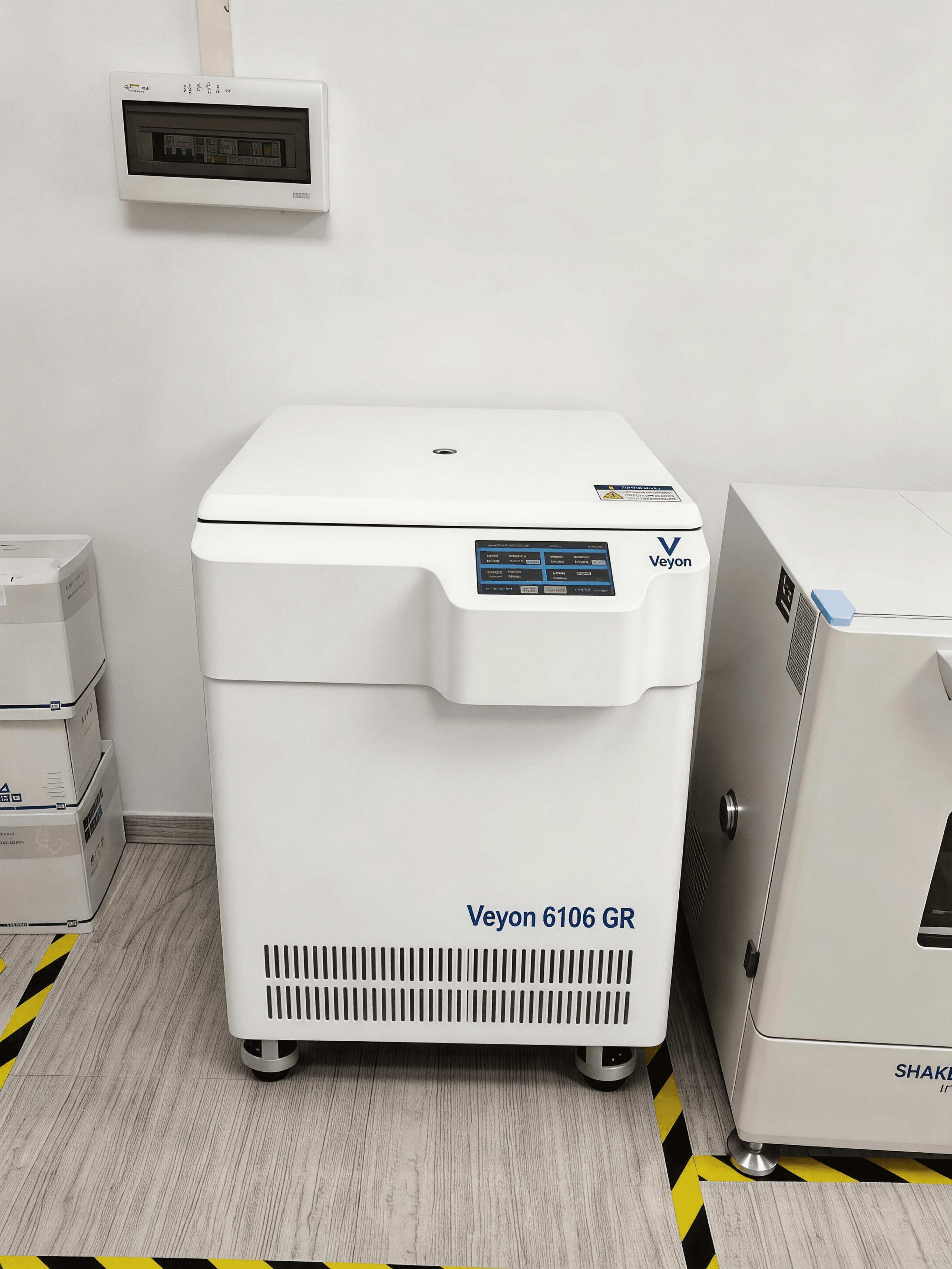 Veyon 6106 RG floor-standing low-speed high-capacity refrigerated centrifuge